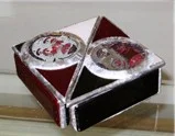 Boîte de rangement en verre rouge et noir